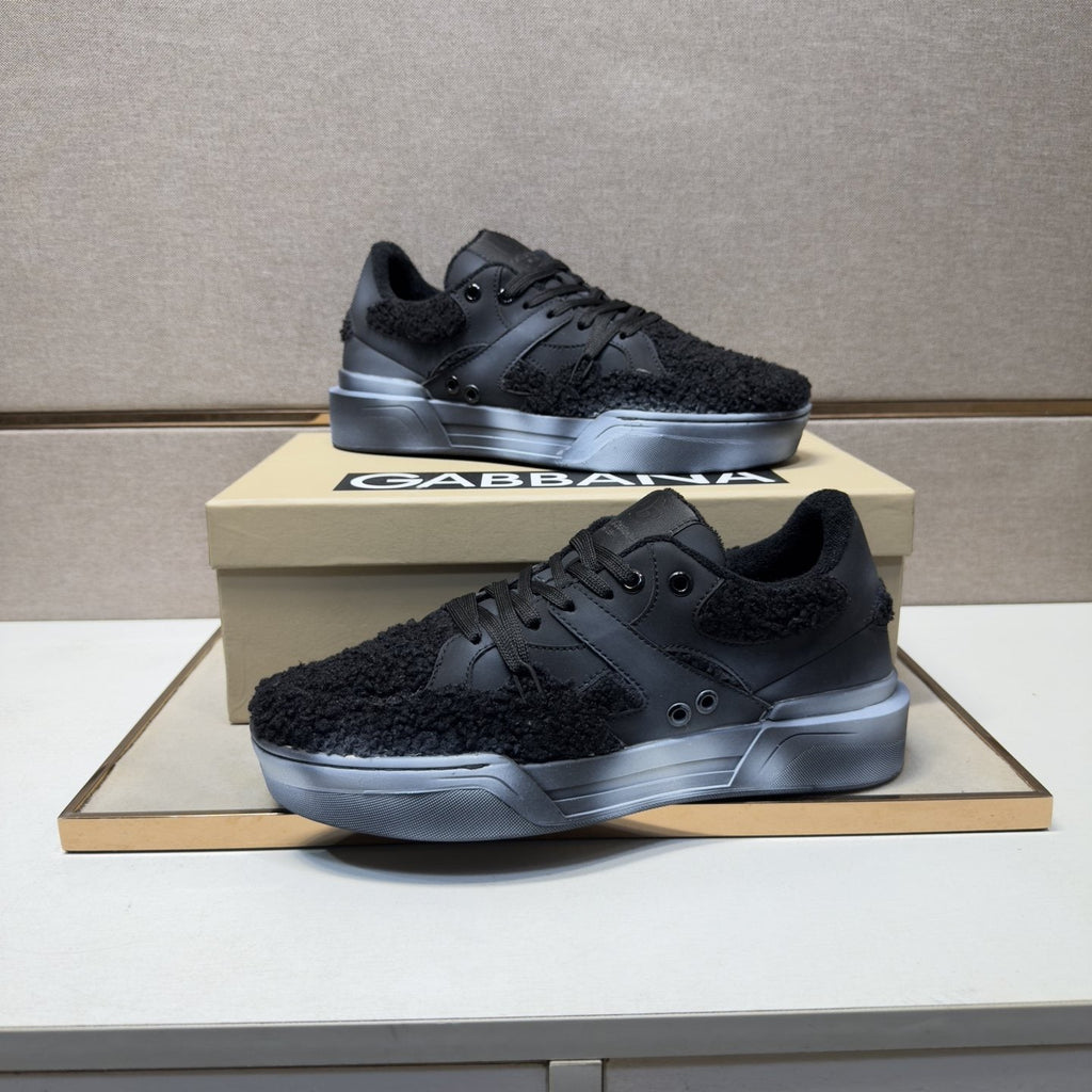 Dolce & Gabbana Black Textured Low-Top Sneakers — side