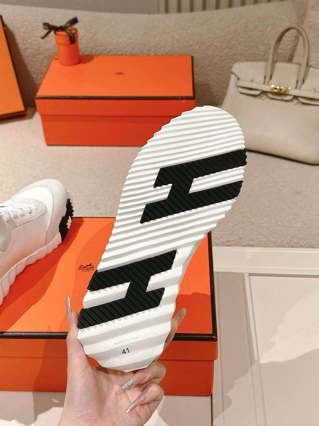 Men’s White and Gray Low-Top Sneakers — detail
