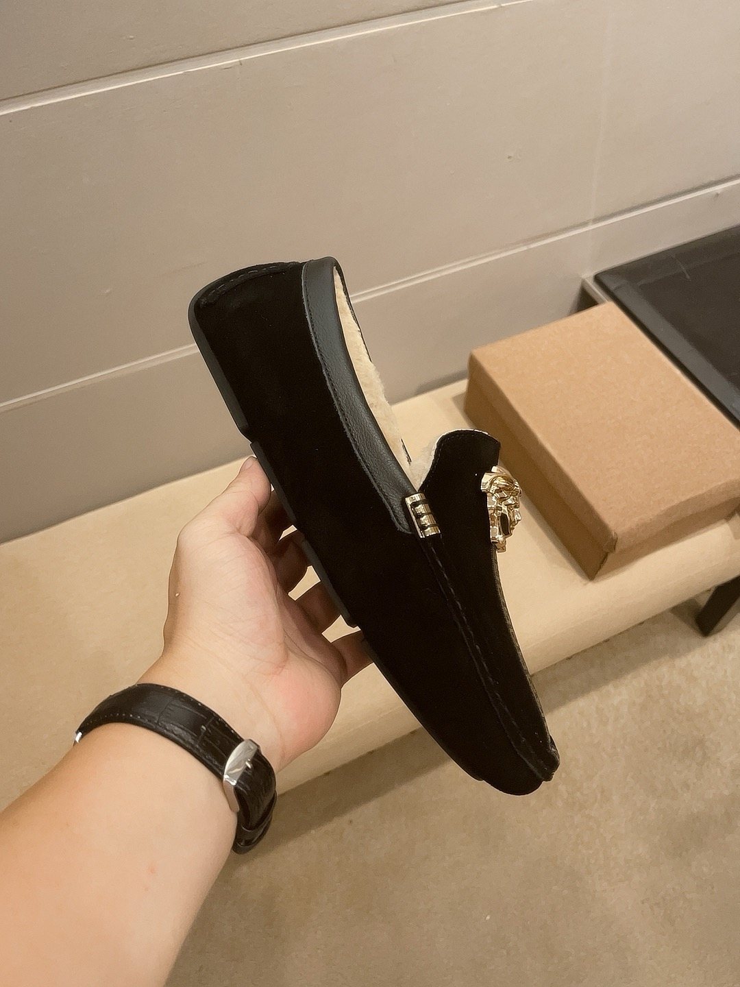 微商相册测试鞋子-Versace Black Gold-Detail Slip-On Shoes — side