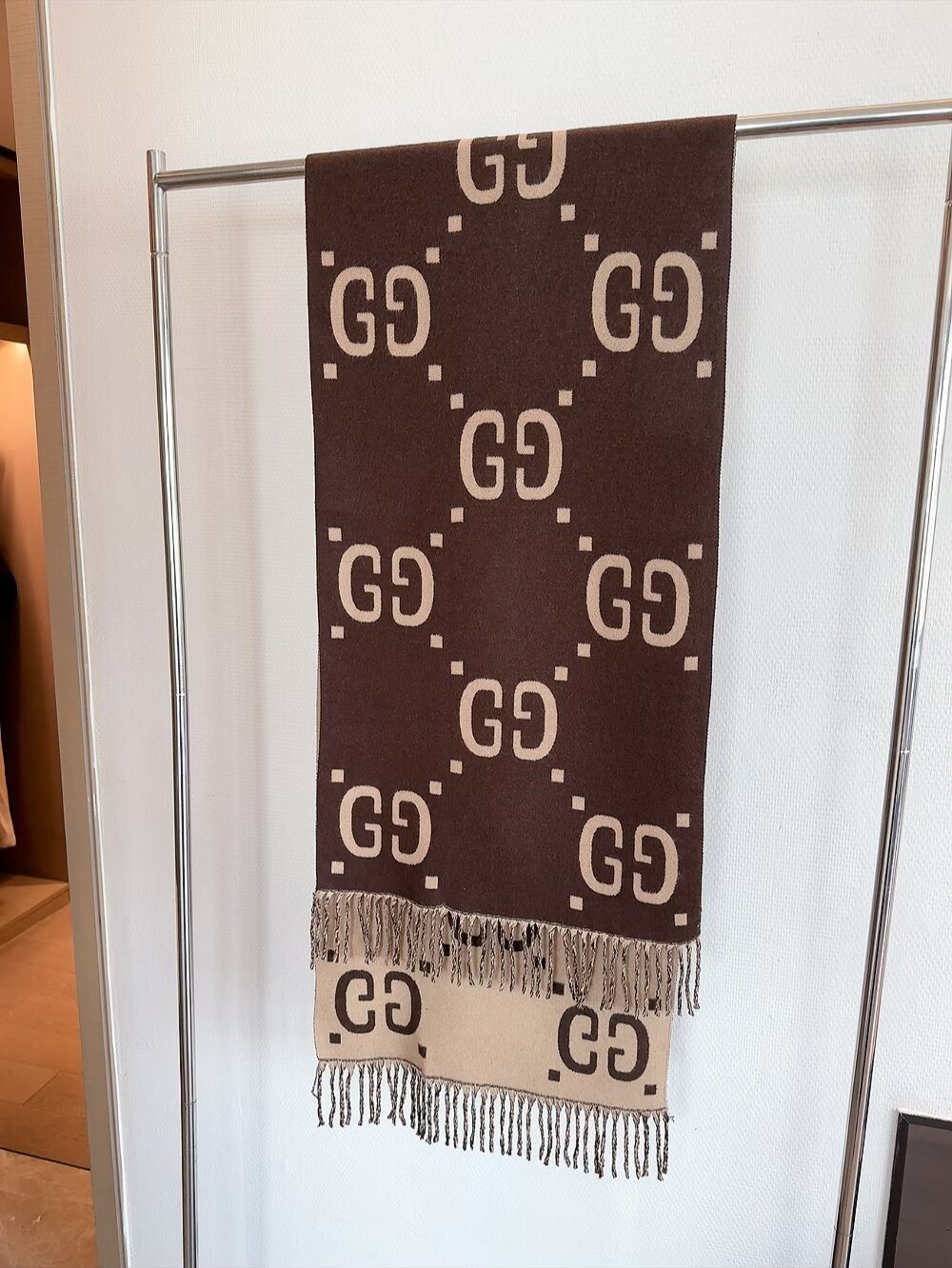 Gucci Two-Tone Fringed Scarf — front