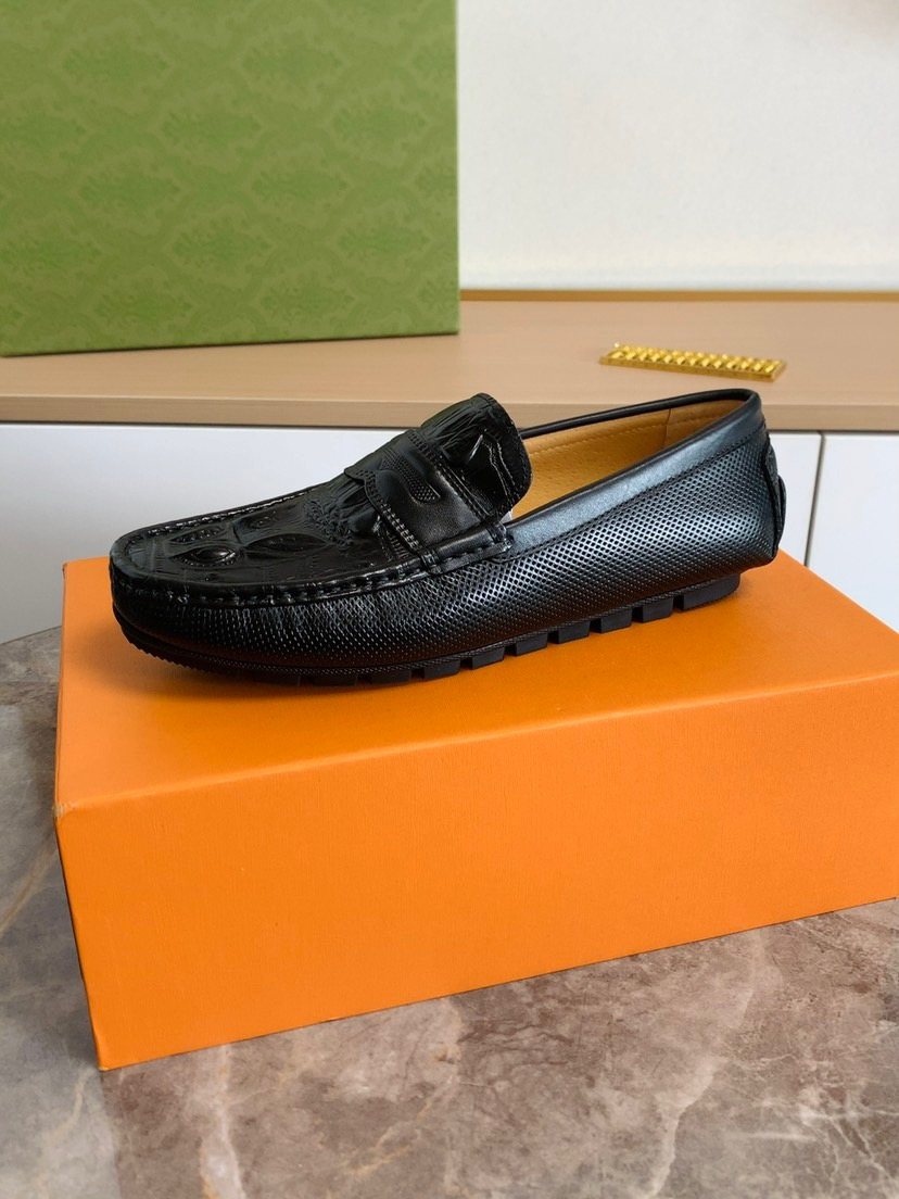 Louis Vuitton Black Textured Leather Loafers — side