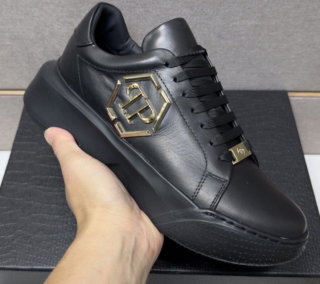 Philipp Plein Black Gold-Accent Sneakers — front