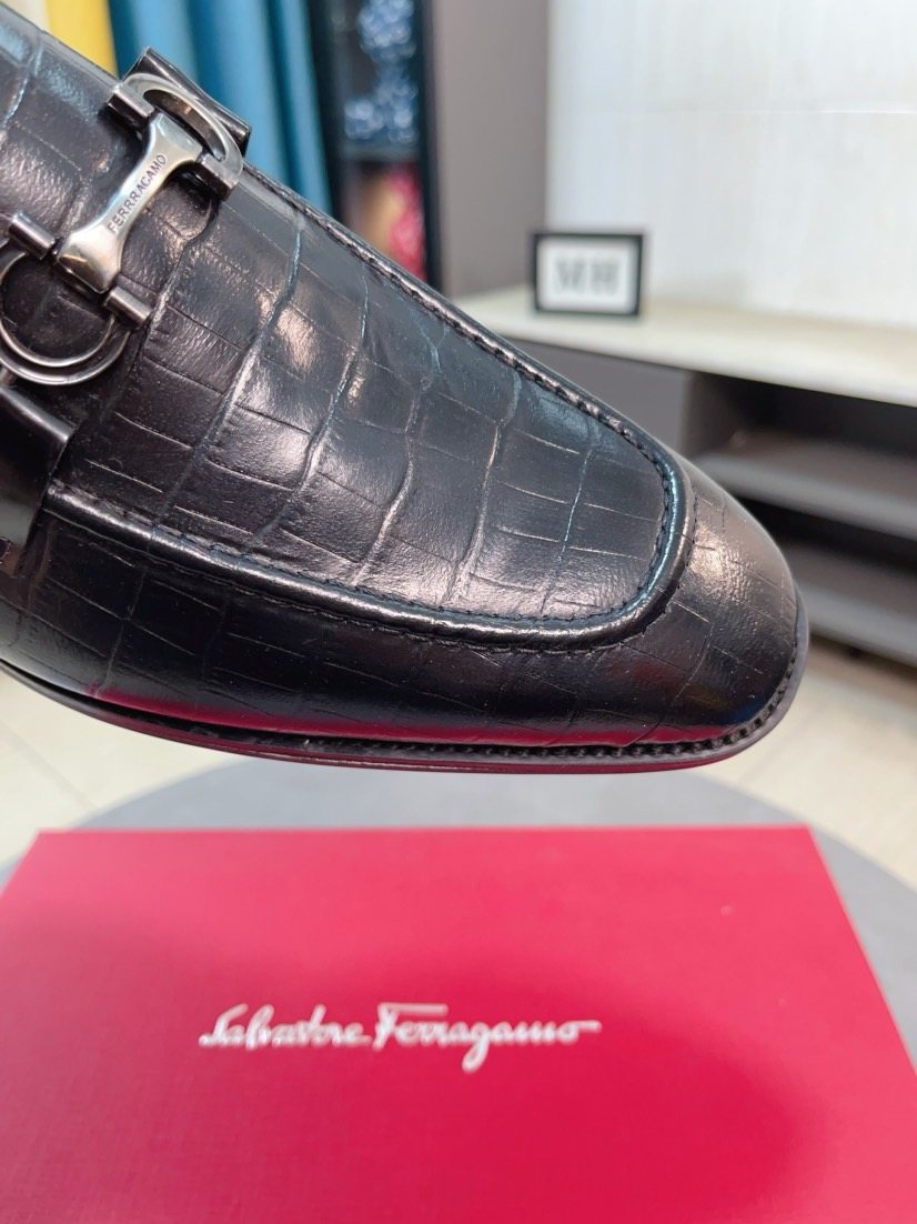 Ferragamo Black Embossed Bit Loafers — detail