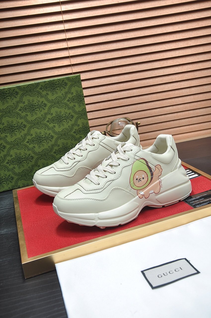Gucci Bear Graphic Low-Top Sneakers — side