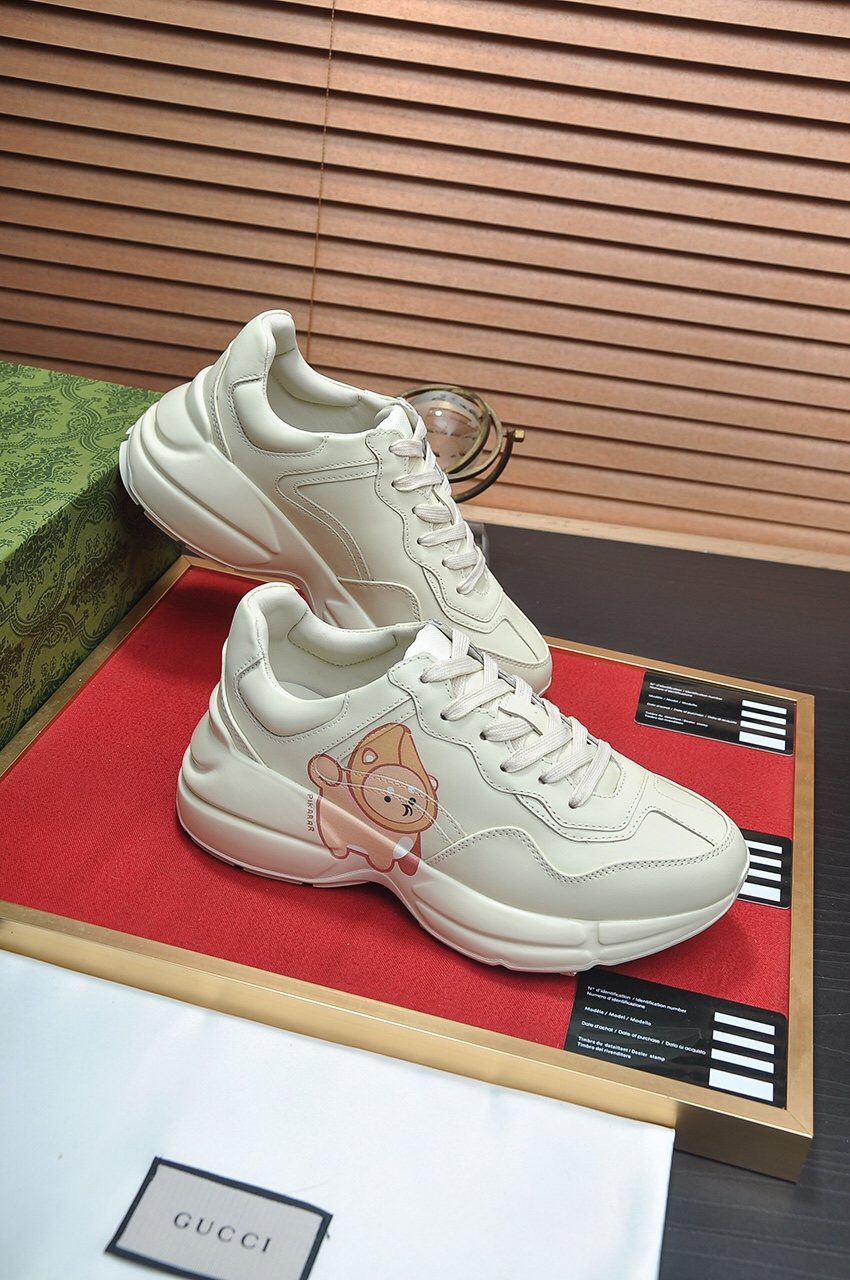 Gucci Bear Graphic Low-Top Sneakers — side