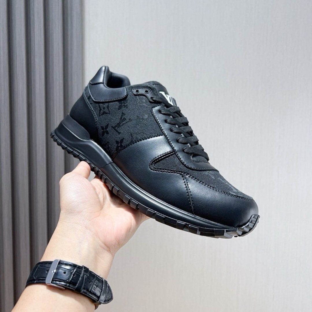 Louis Vuitton Black & Dark Gray Low-Top Sneakers — model