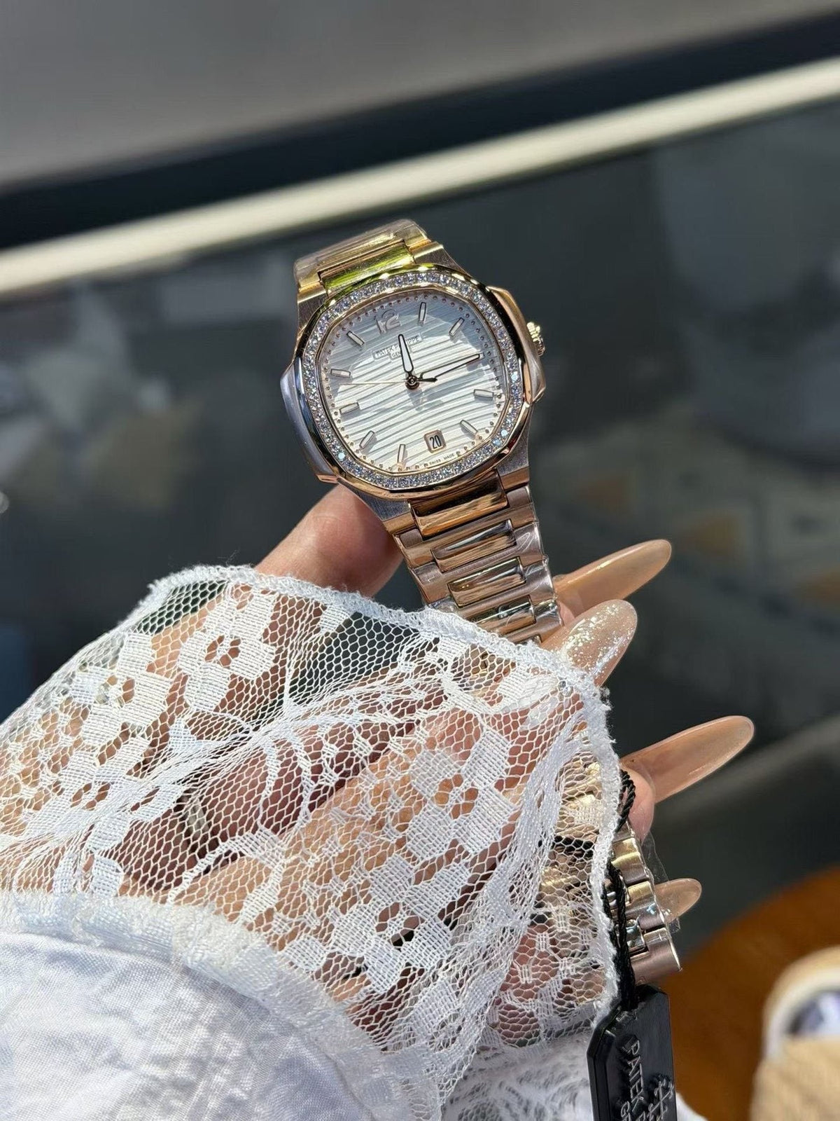 Patek Philippe White Dial Bracelet Watch — model