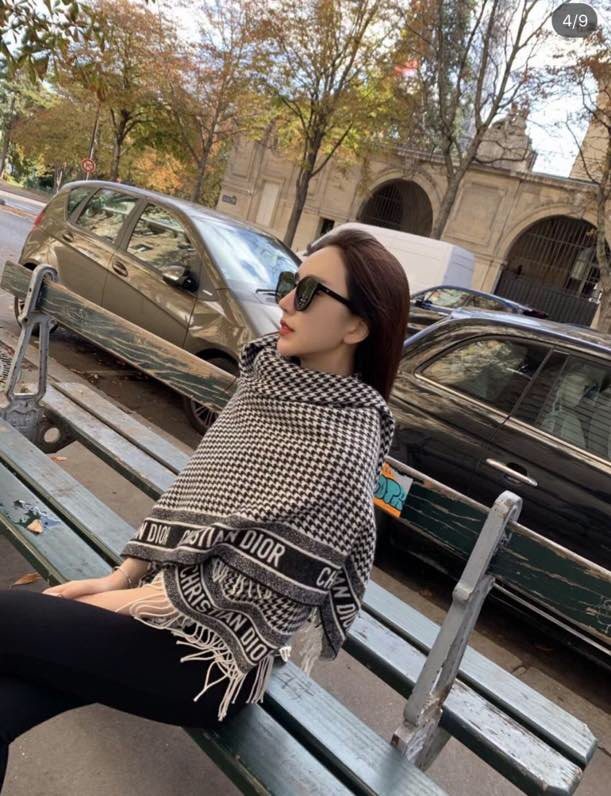Dior Houndstooth Fringe Shawl — model