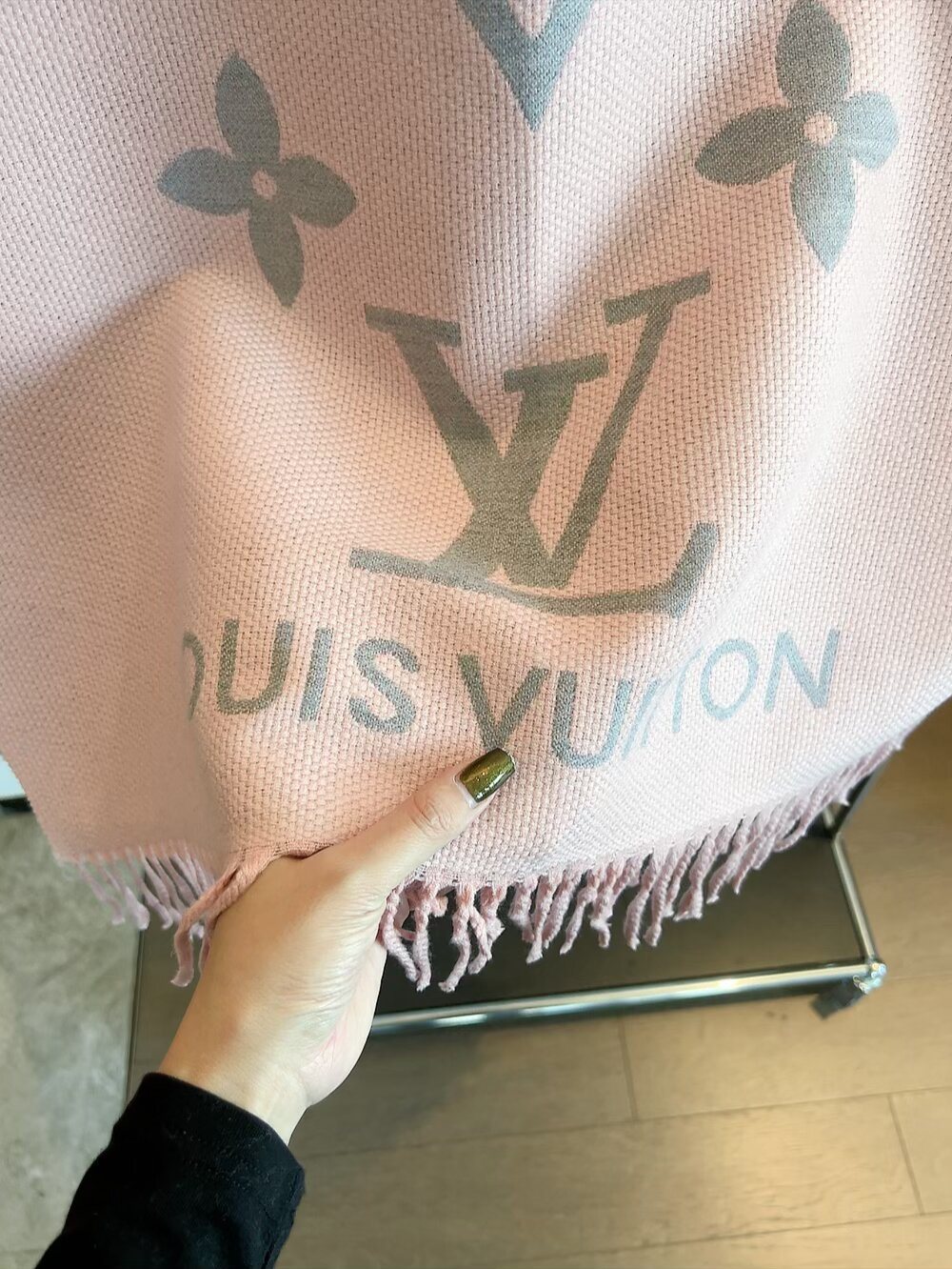 Louis Vuitton Fringed Monogram Scarf — detail