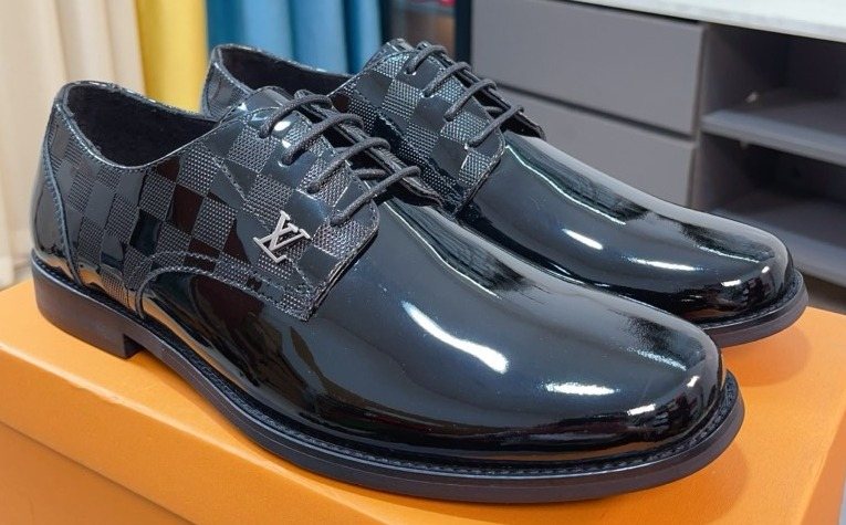 Louis Vuitton Black Glossy Lace-Up Dress Shoes — hero
