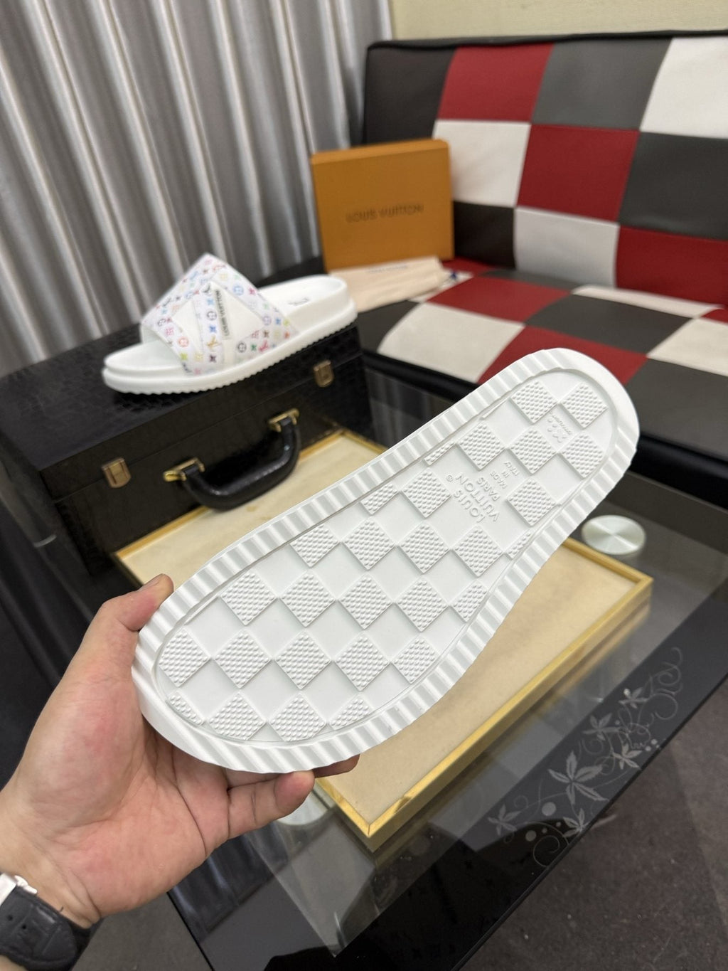 Louis Vuitton White Monogram Print Slide Sandals — detail