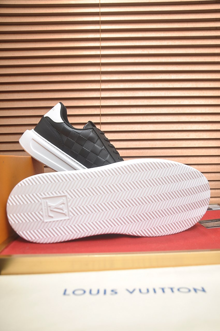 Louis Vuitton Black Low-Top Sneakers — detail