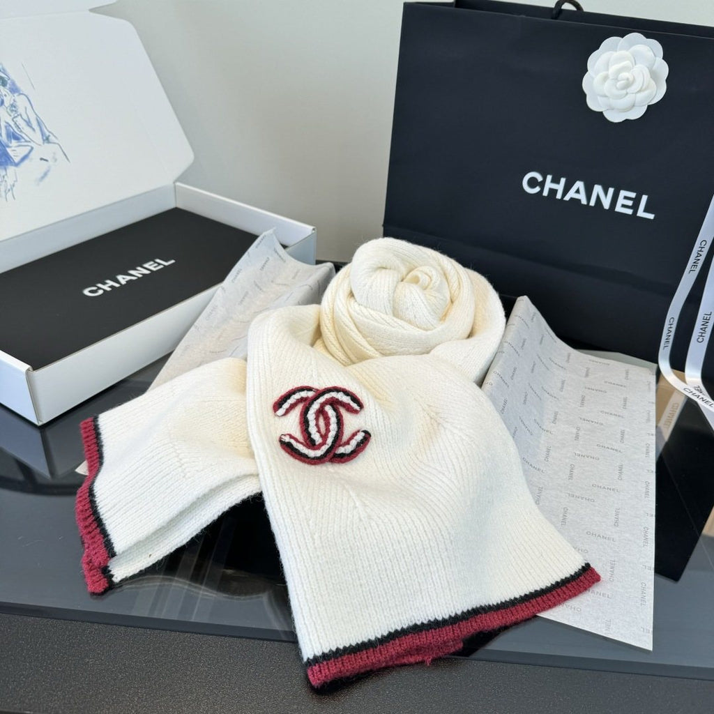 Chanel Logo Trim Knitted Scarf — front