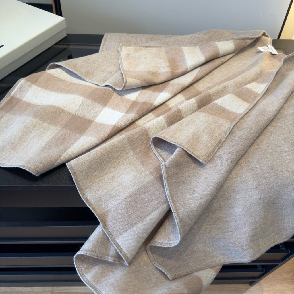 Burberry Reversible Color-Block Poncho — detail