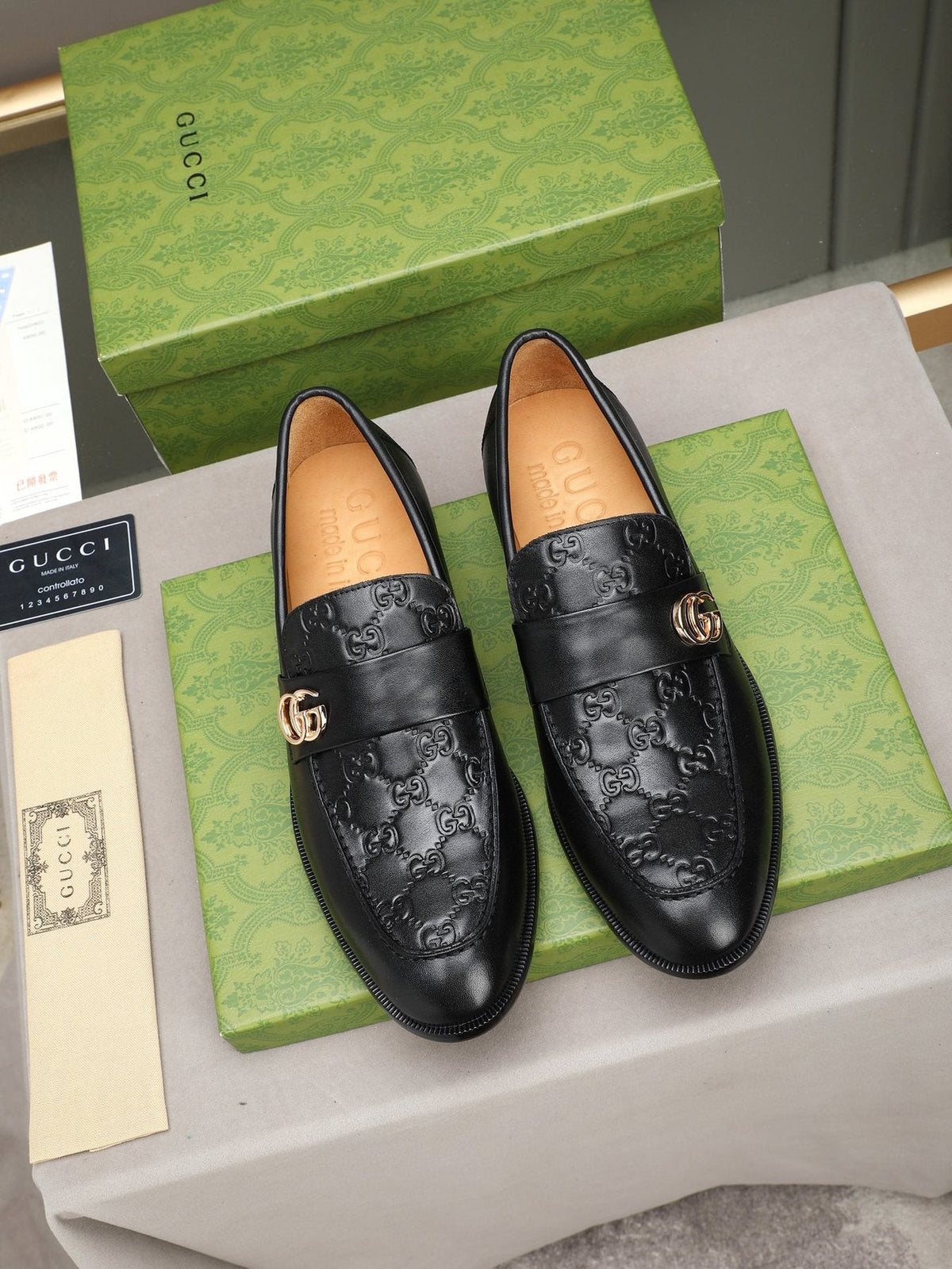 Gucci Black Logo Hardware Loafers — front