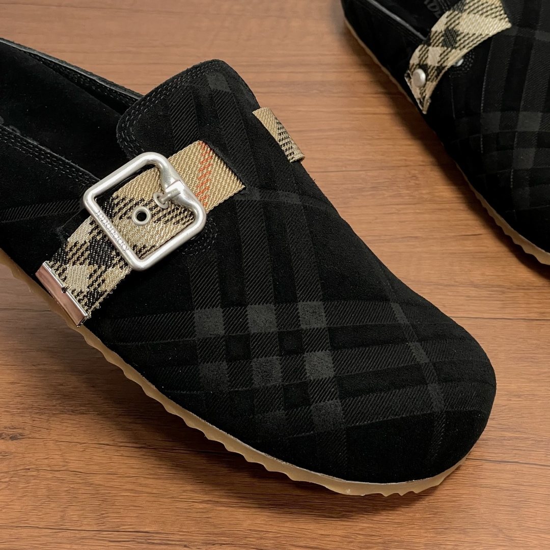 Burberry Men's Patterned Slip-On Sandals — side