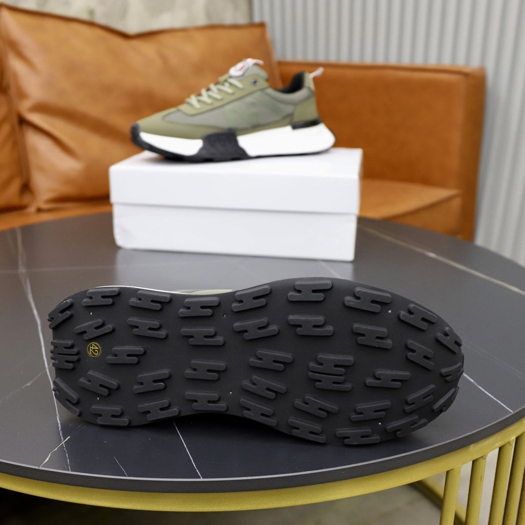 Moncler Contrast Sole Low-Top Sneakers — detail