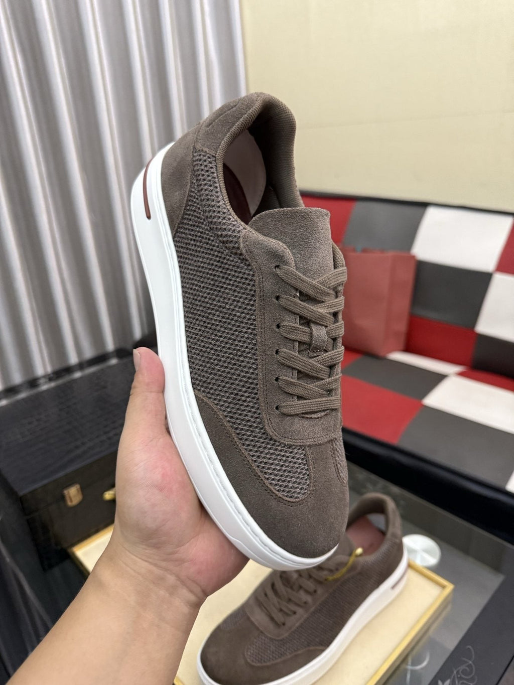 微商相册测试鞋子-Textured Panel Low-Top Sneakers — side