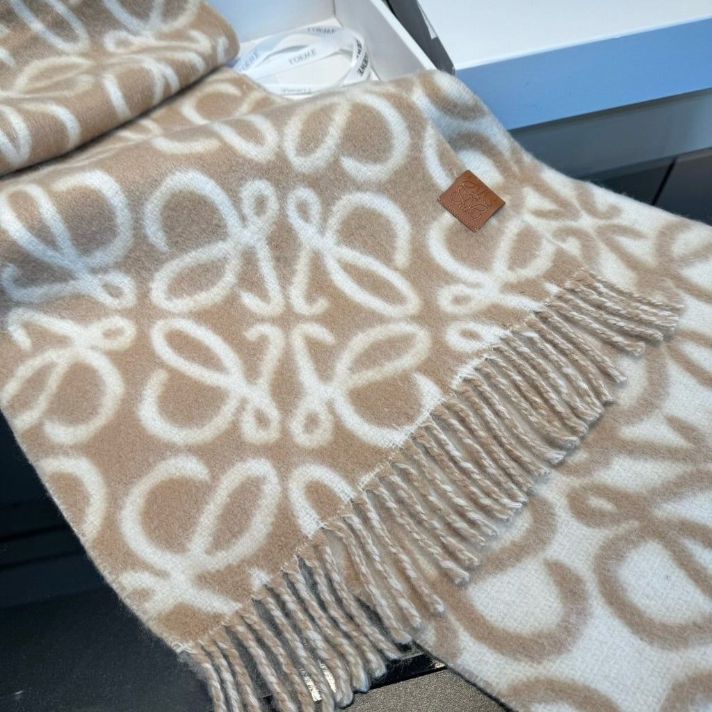 Loewe Loop Motif Fringed Scarf — front