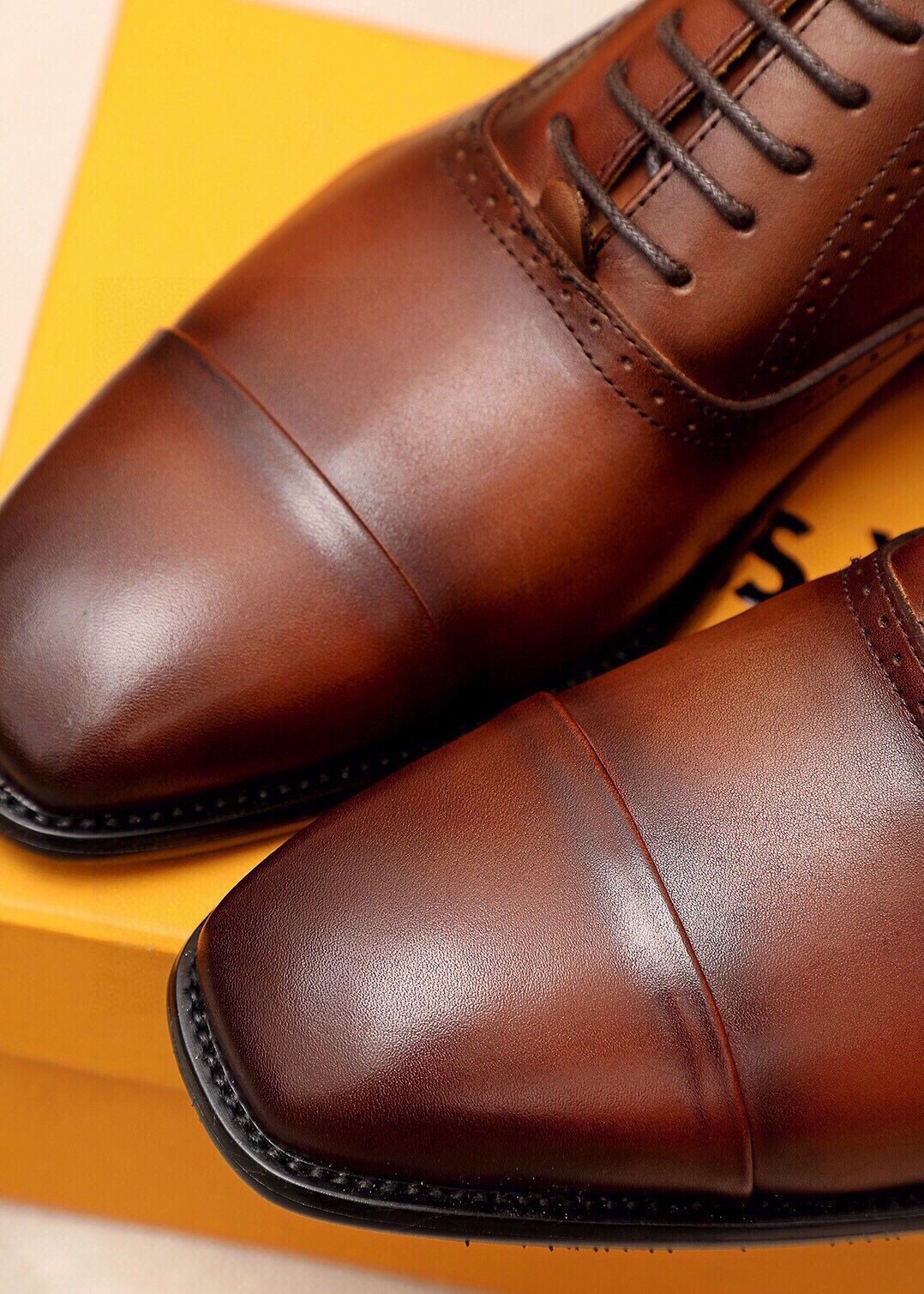 Louis Vuitton Cap-Toe Lace-Up Dress Shoes — detail