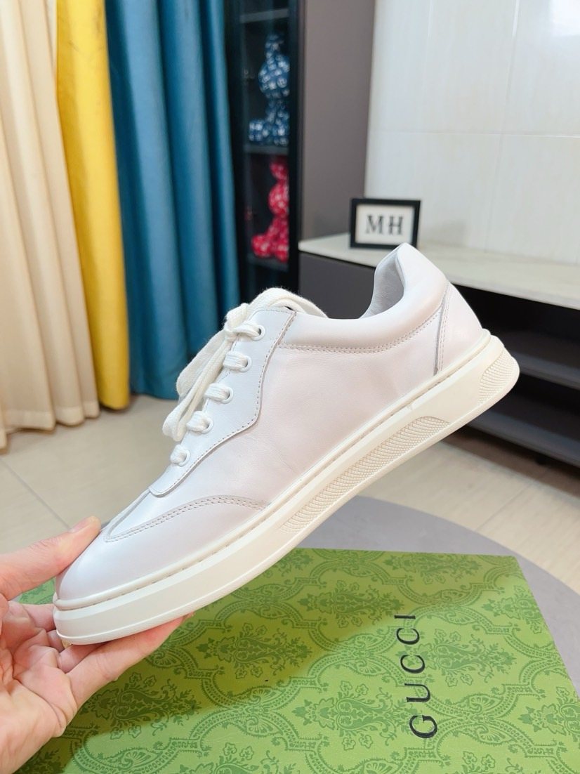 Gucci Low-Top Lace-Up Sneakers — side