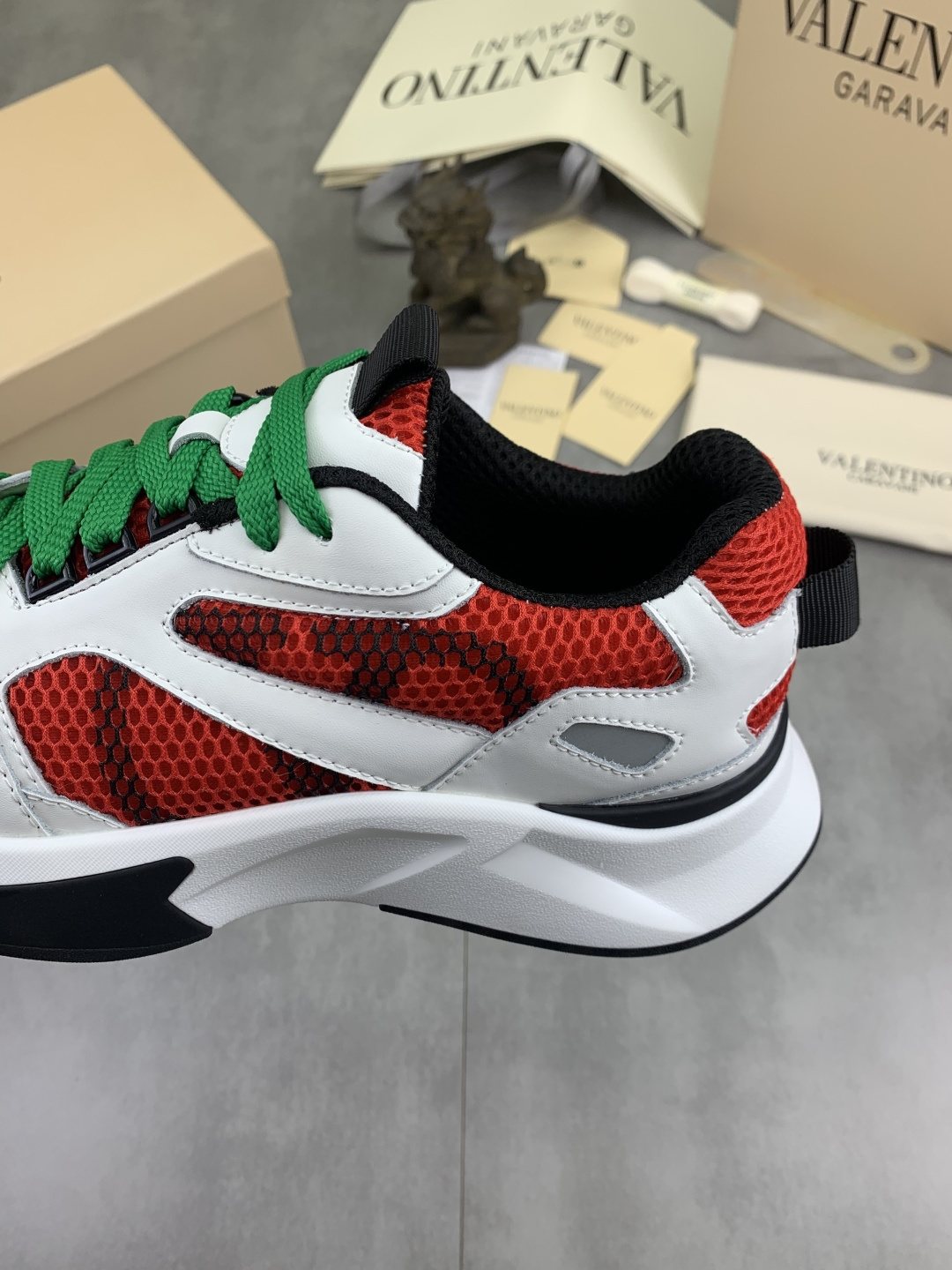 微商相册测试鞋子-Valentino Color-Block Mesh Sneakers — detail