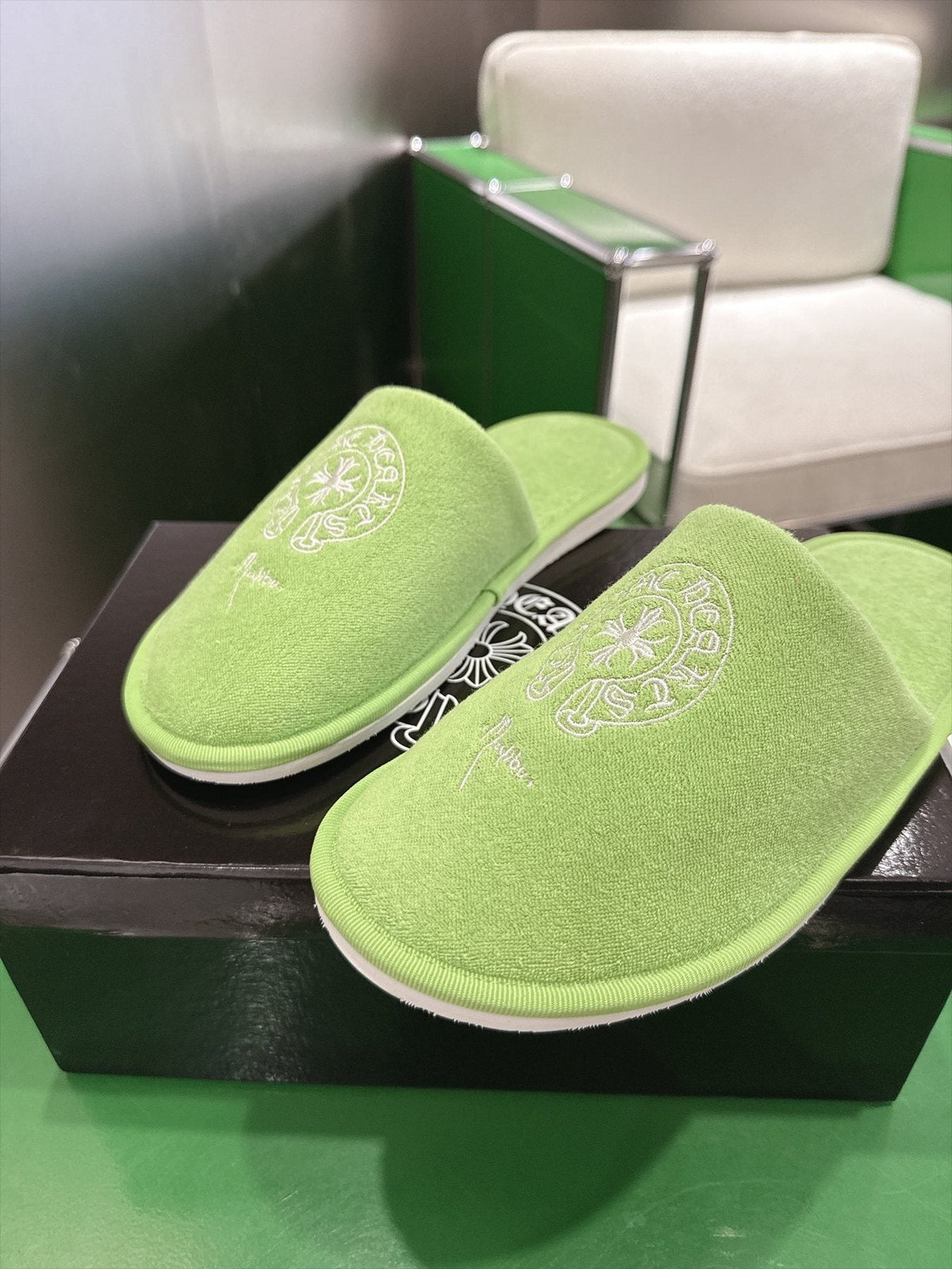 Comehearts Embroidered Open-Back Slippers — front
