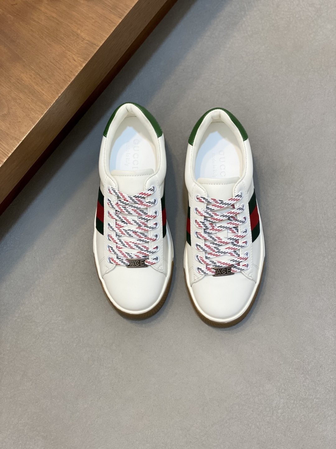 Gucci Stripe Low-Top Sneakers — front