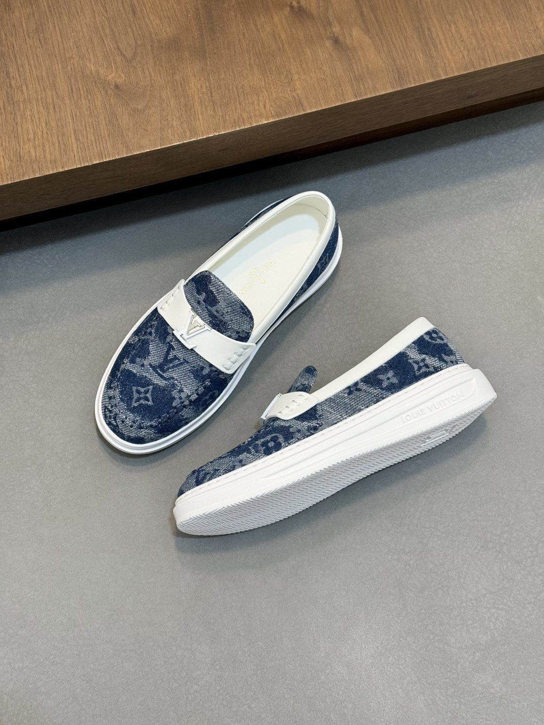 lougou Strap Slip-On Sneakers — front