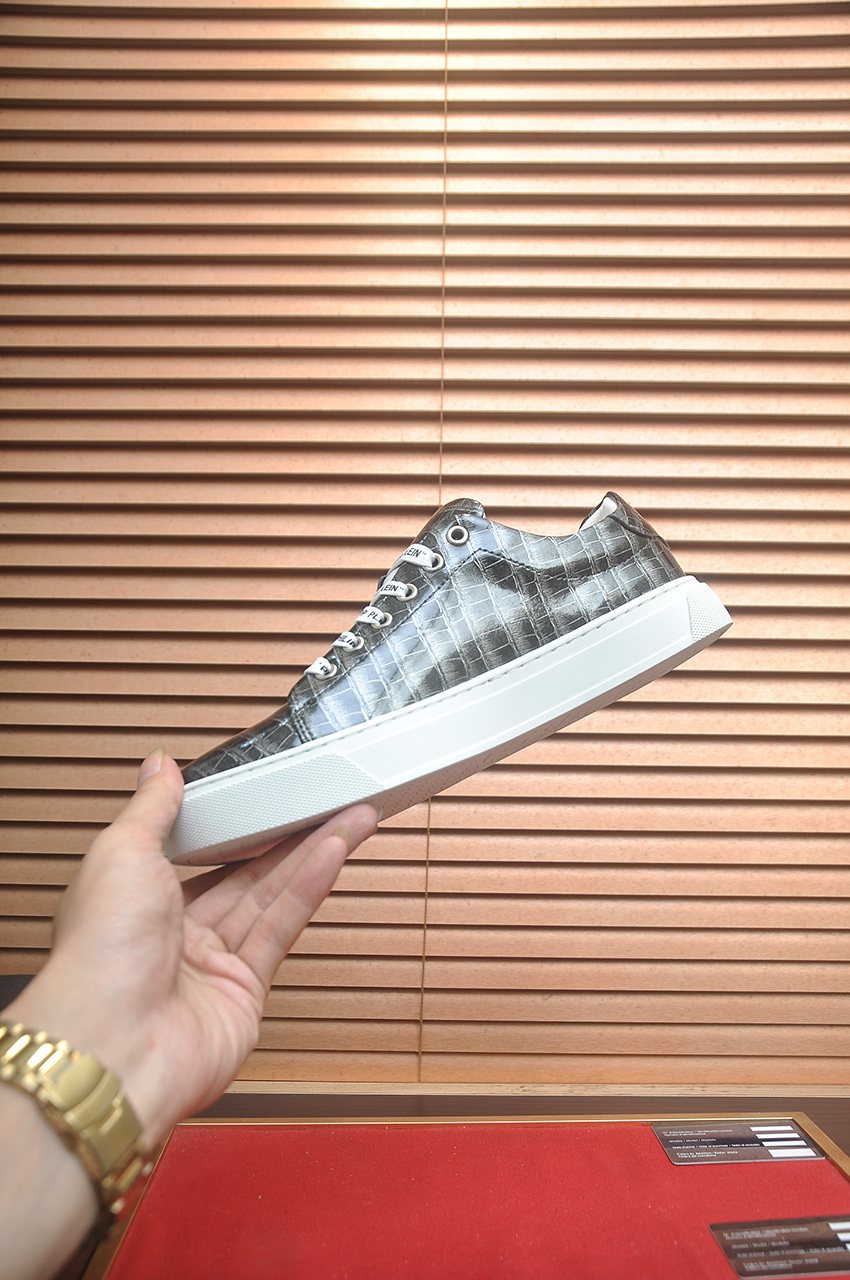 Philipp Plein Plaid Low-Top Sneakers — model