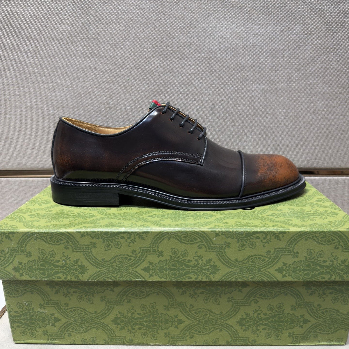 Gucci Men's Stripe-Accent Lace-Up Dress Shoes — front