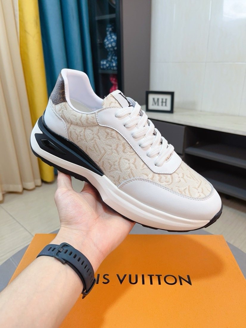Louis Vuitton Patterned Low-Top Sneakers — front