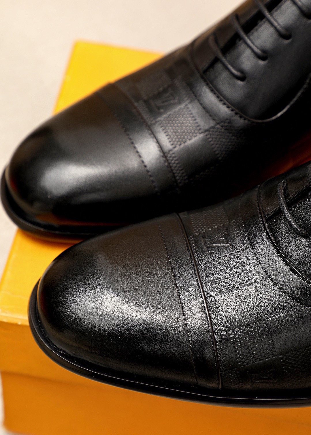 Louis Vuitton Black Embossed Lace-Up Dress Shoes — detail
