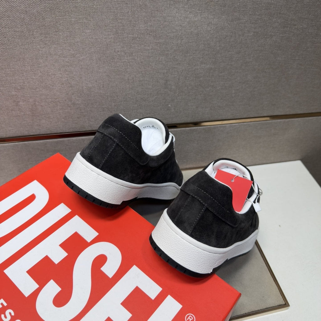 DIESEL Low-Top Lace-Up Sneakers — front