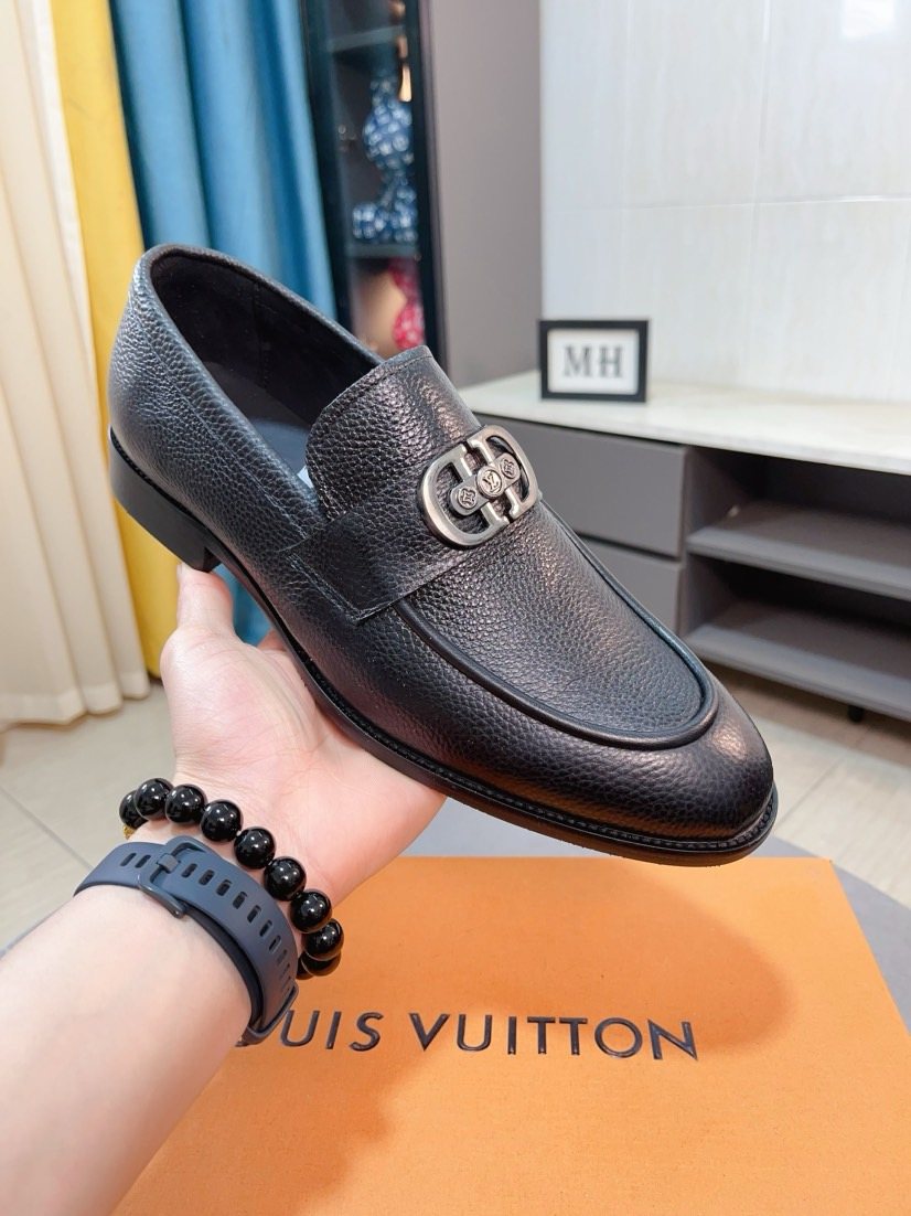 Louis Vuitton Textured Bit Loafers — model
