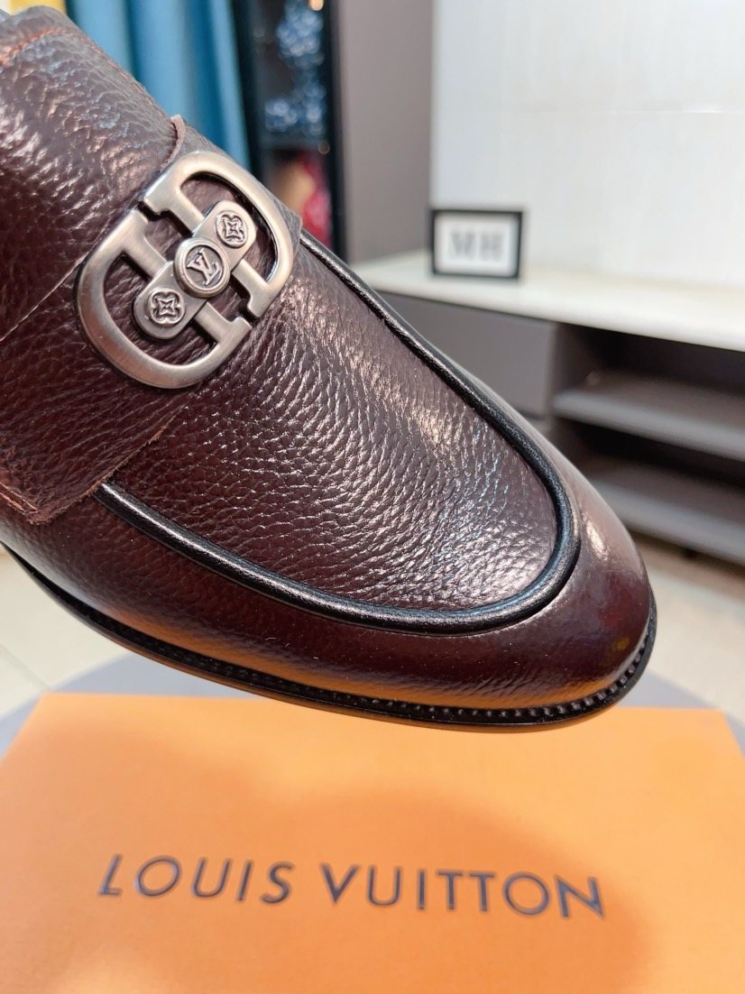 Louis Vuitton Textured Bit Loafers — detail