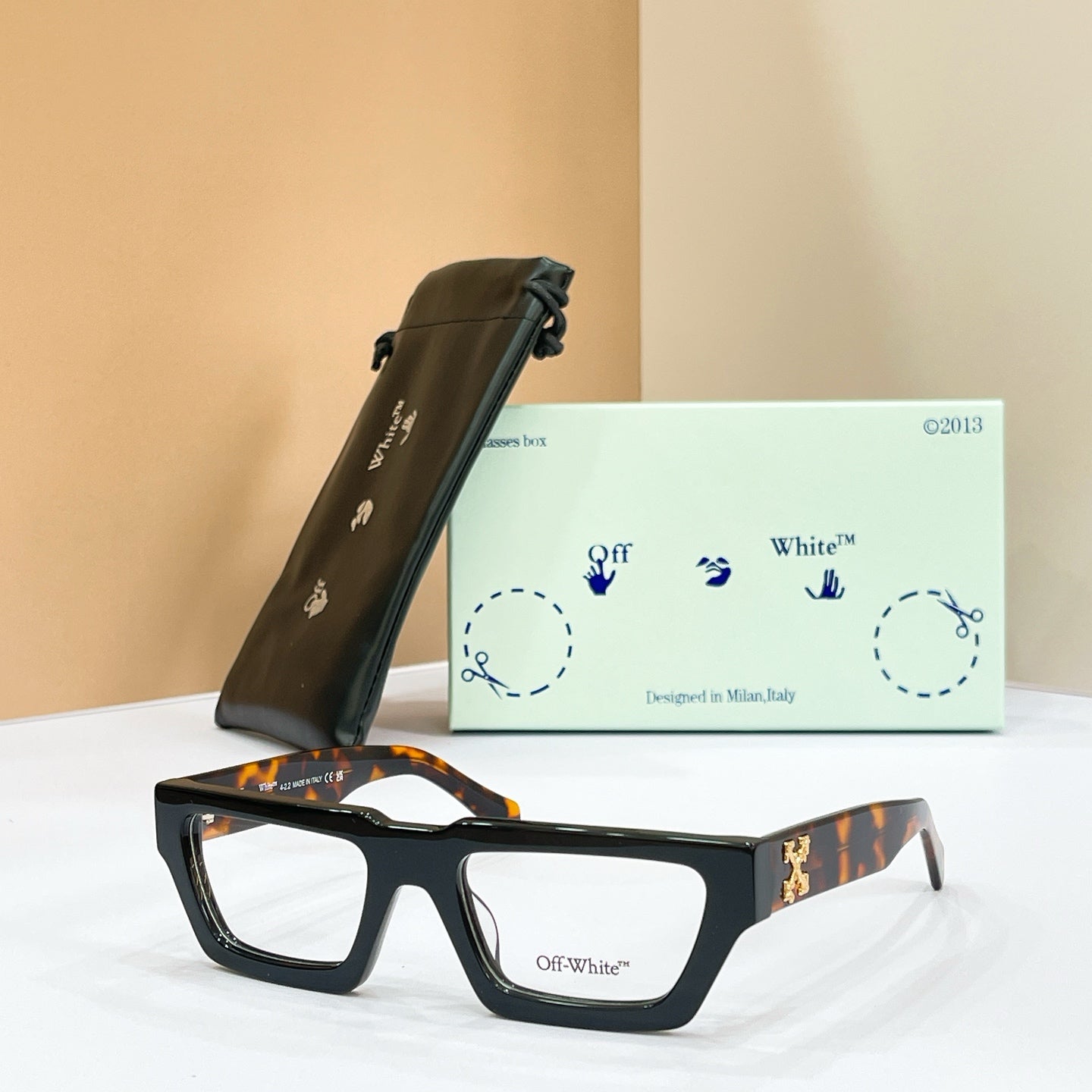 OFF-WHITE Sunglasses OER 1002