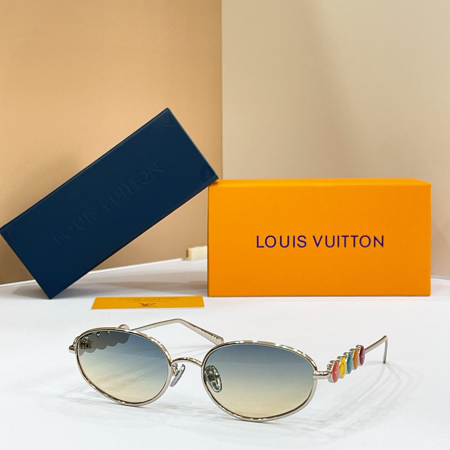 LOUIS VUITTON Sunglasses Z3179U
