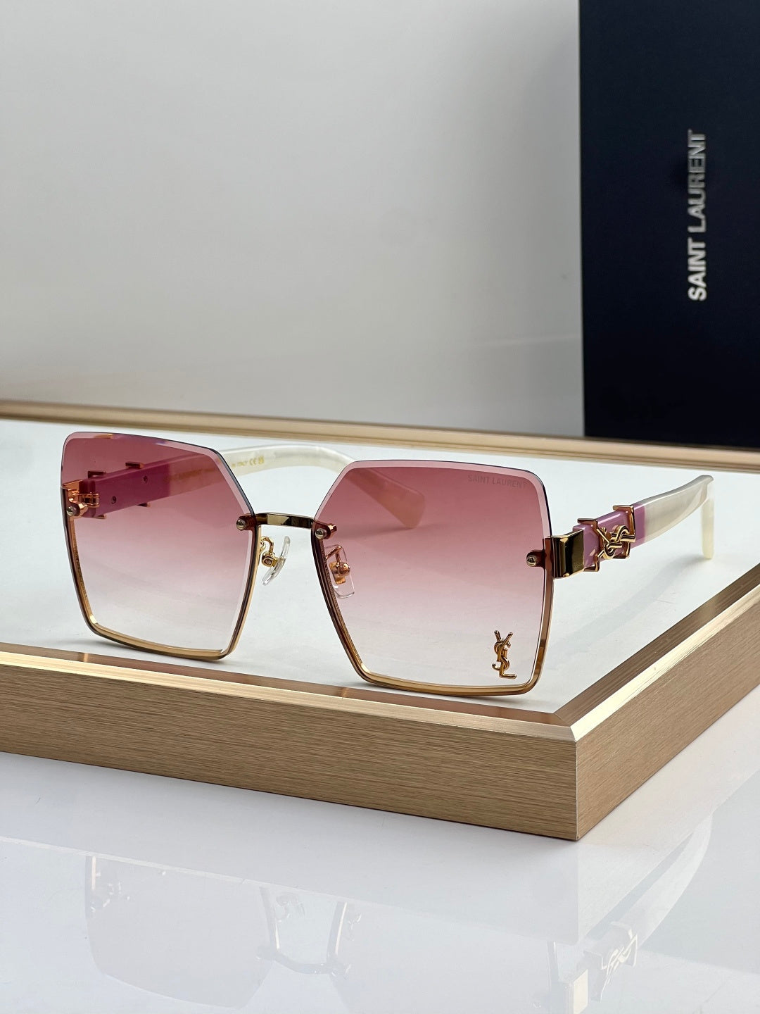 SAINT LAURENT Sunglasses SLM102