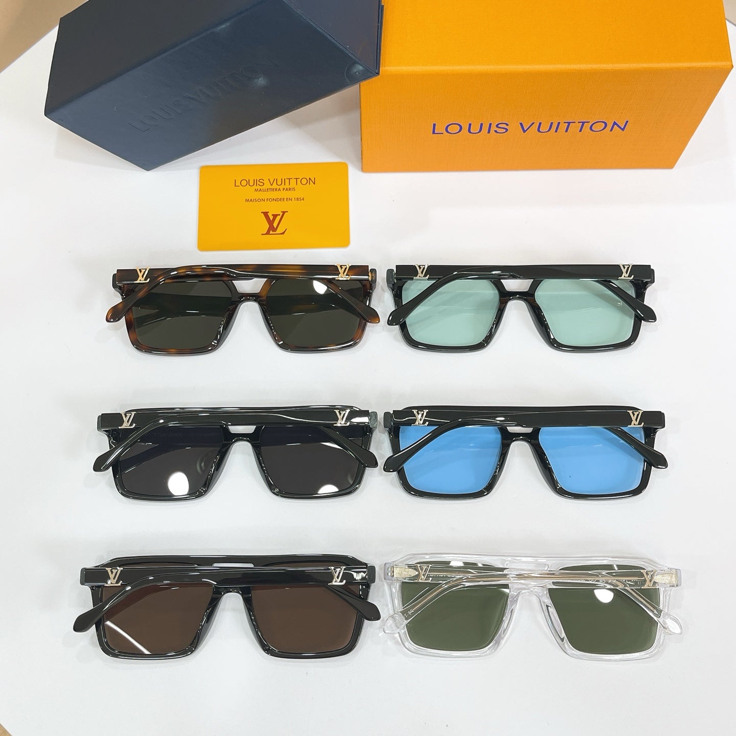 LOUIS VUITTON Sunglasses Z3095U