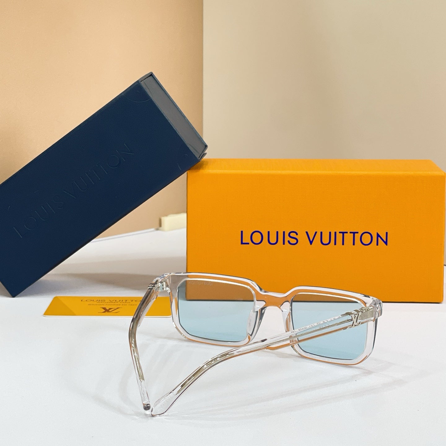 LOUIS VUITTON Sunglasses Z3293U
