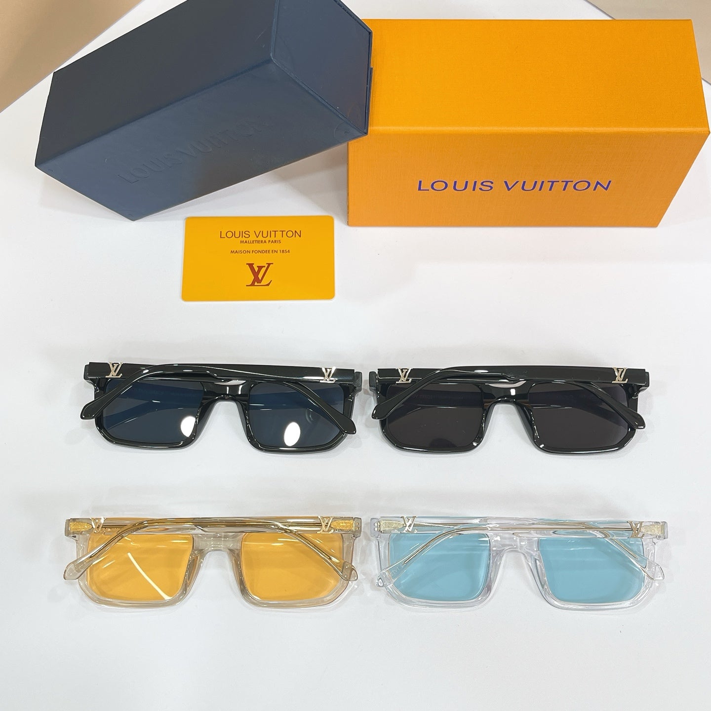 LOUIS VUITTON Sunglasses Z3293U