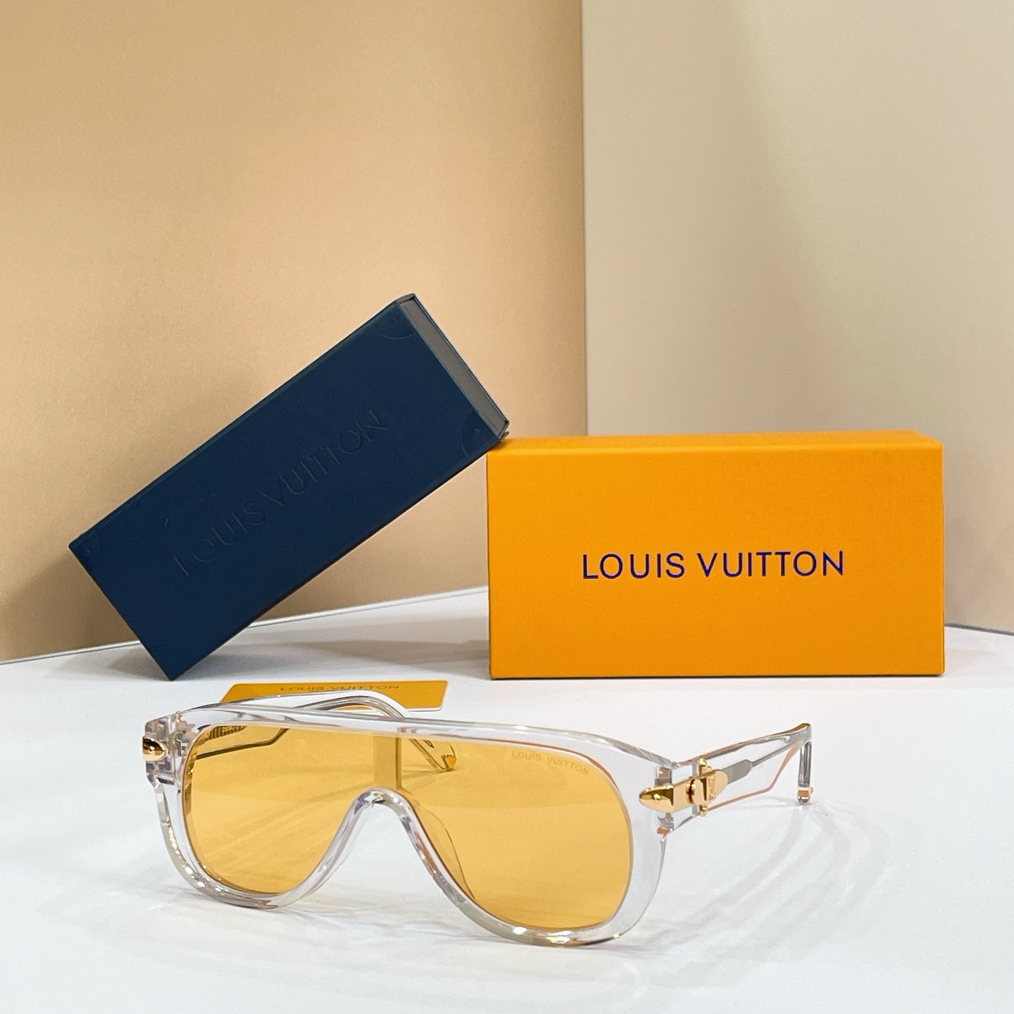LOUIS VUITTON Sunglasses Z6087U