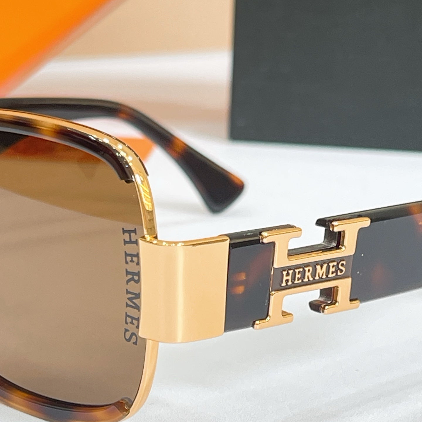 HERMÈS Sunglasses 9720