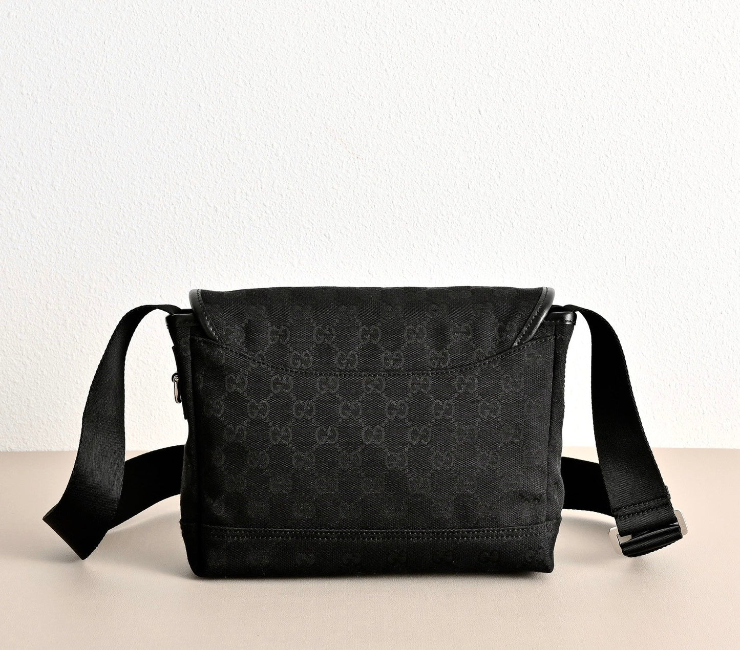 Gucci GG Canvas Small Crossbody Bag – 854745